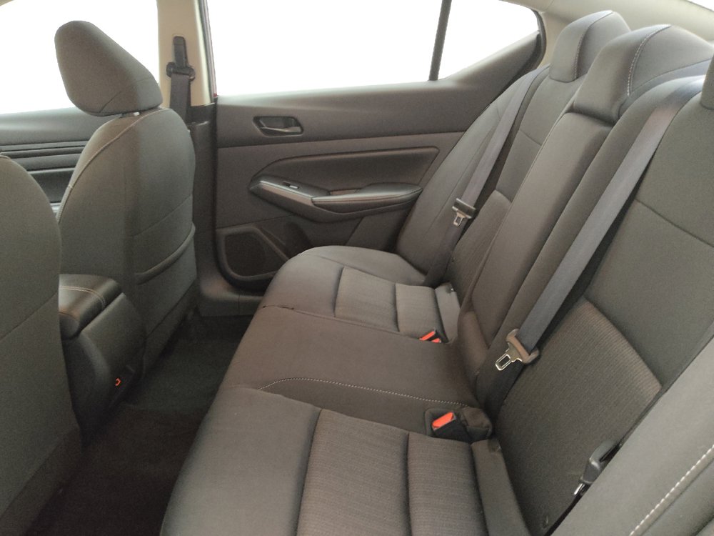 Used 2025 Nissan Altima 2.5 SV FWD image 18