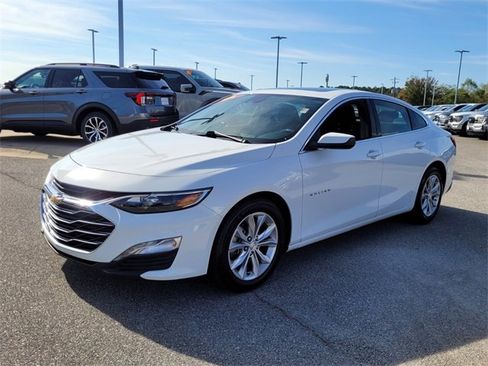 Used 2024 Chevrolet Malibu LT image 3