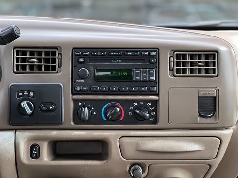 Used 2004 Ford F350 Lariat image 16