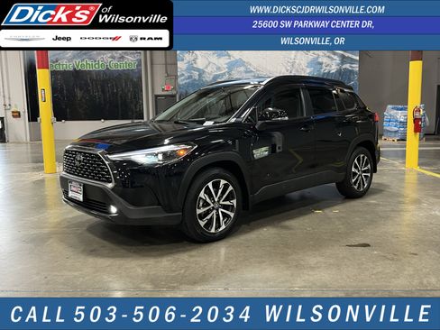 Used 2024 Toyota Corolla Cross XLE AWD/4WD image 1