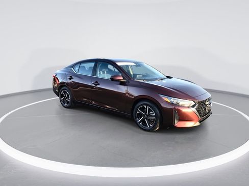 Used 2024 Nissan Sentra SV image 2