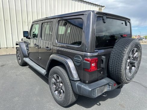 Used 2018 Jeep Wrangler Unlimited Sahara image 7