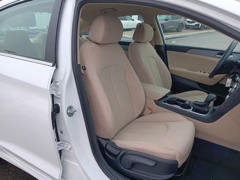 Used 2018 Hyundai Sonata SE w/ Cargo Package image 17