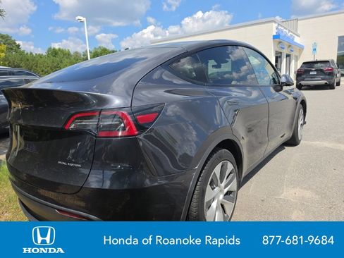 Used 2024 Tesla Model Y Long Range AWD/4WD image 5
