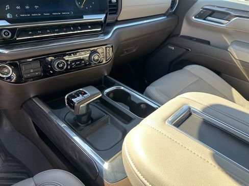 Used 2022 Chevrolet Silverado 1500 LTZ image 36