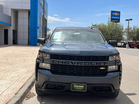 Used 2022 Chevrolet Silverado 1500 Custom image 2