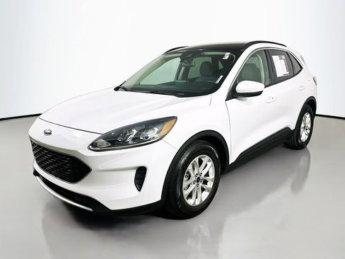 Used 2020 Ford Escape SE FWD image 3