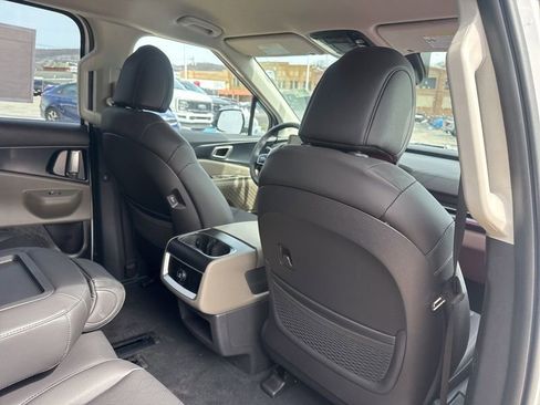 New 2026 Kia Carnival LXS image 15