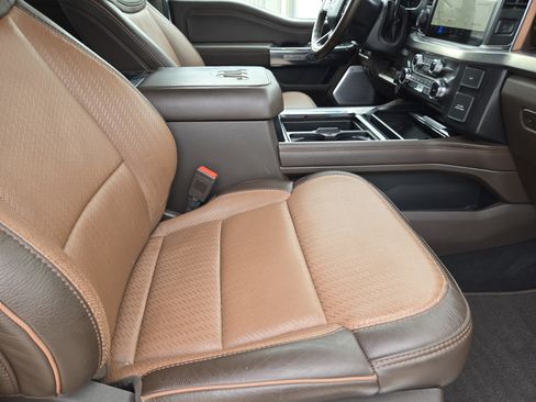 Used 2025 Ford F250 King Ranch w/ FX4 Off-Road Package AWD/4WD image 16