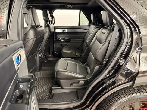 Used 2022 Ford Explorer ST w/ Equipment Group 401A AWD/4WD image 32