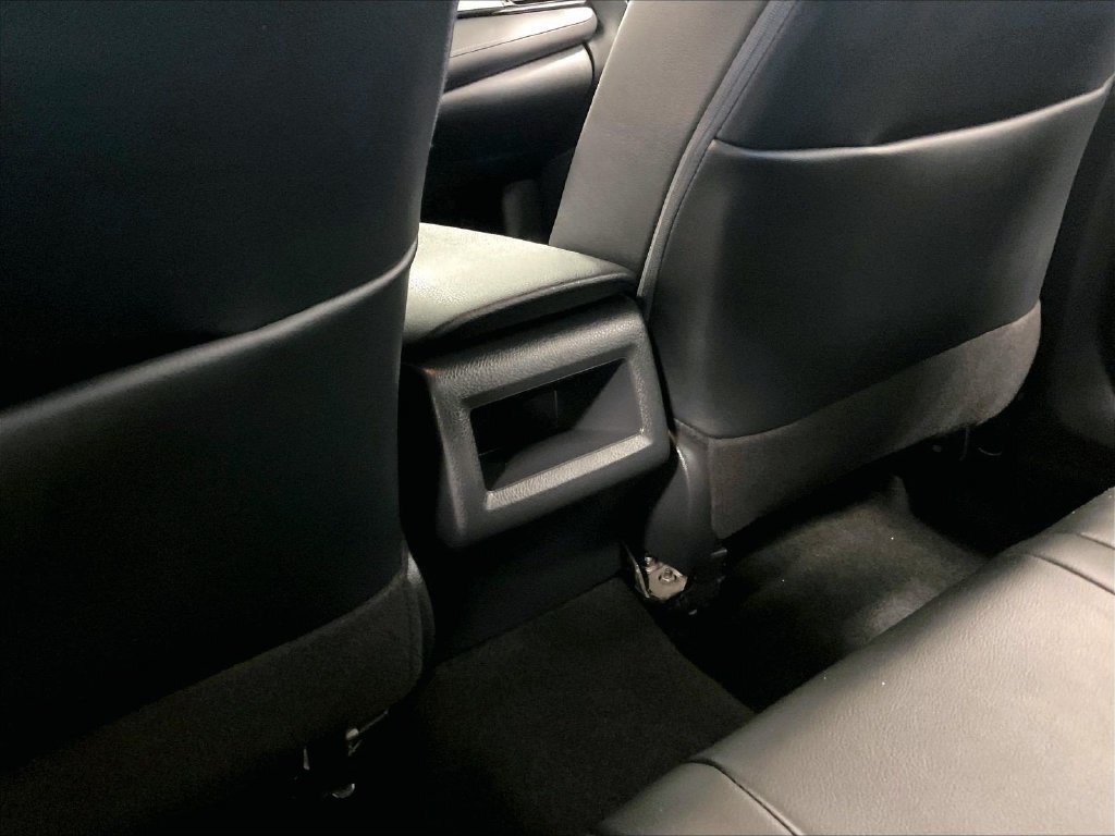 Used 2021 Toyota Camry SE w/ Cold Weather Package FWD image 27