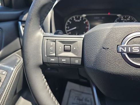 Used 2025 Nissan Rogue SV FWD image 22