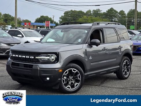 Used 2025 Ford Bronco Sport Outer Banks w/ Outer Banks Tech Package+ AWD/4WD image 1
