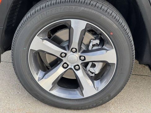 New 2025 Jeep Grand Cherokee L Limited image 38