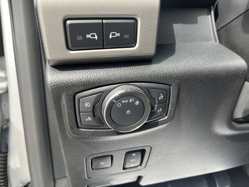 Used 2018 Ford F250 Lariat w/ Lariat Ultimate Package AWD/4WD image 17