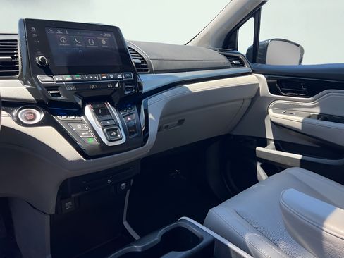 Used 2018 Honda Odyssey Elite image 42