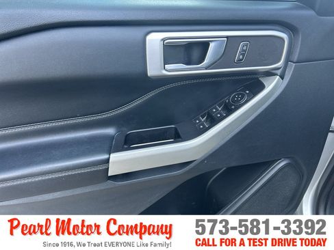 Used 2021 Ford Explorer XLT w/ Equipment Group 202A AWD/4WD image 9