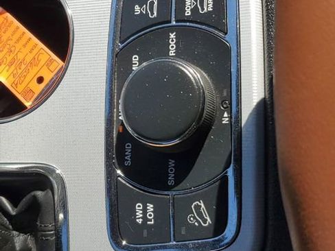 Certified 2019 Jeep Grand Cherokee Summit image 34