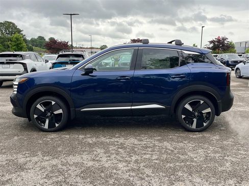 New 2025 Nissan Kicks SR image 7