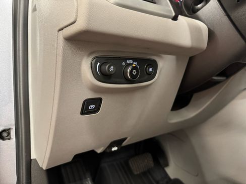 Used 2019 GMC Terrain SLT w/ Preferred Package image 19