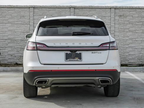 Used 2019 Lincoln Nautilus Reserve image 11