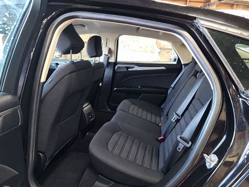 Used 2020 Ford Fusion SE FWD image 6