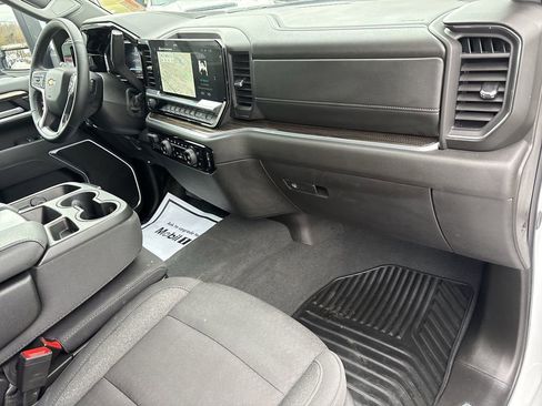 Used 2025 Chevrolet Silverado 2500 LT w/ Convenience Package image 31