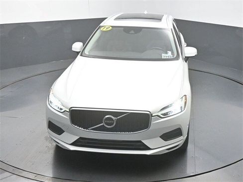 Used 2019 Volvo XC60 T5 Momentum w/ Premium Package image 43