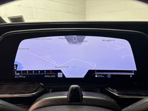 Used 2023 Cadillac Escalade Premium Luxury image 19