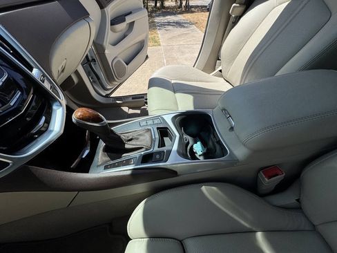 Used 2016 Cadillac SRX Luxury w/ Driver Awareness Package FWD image 19