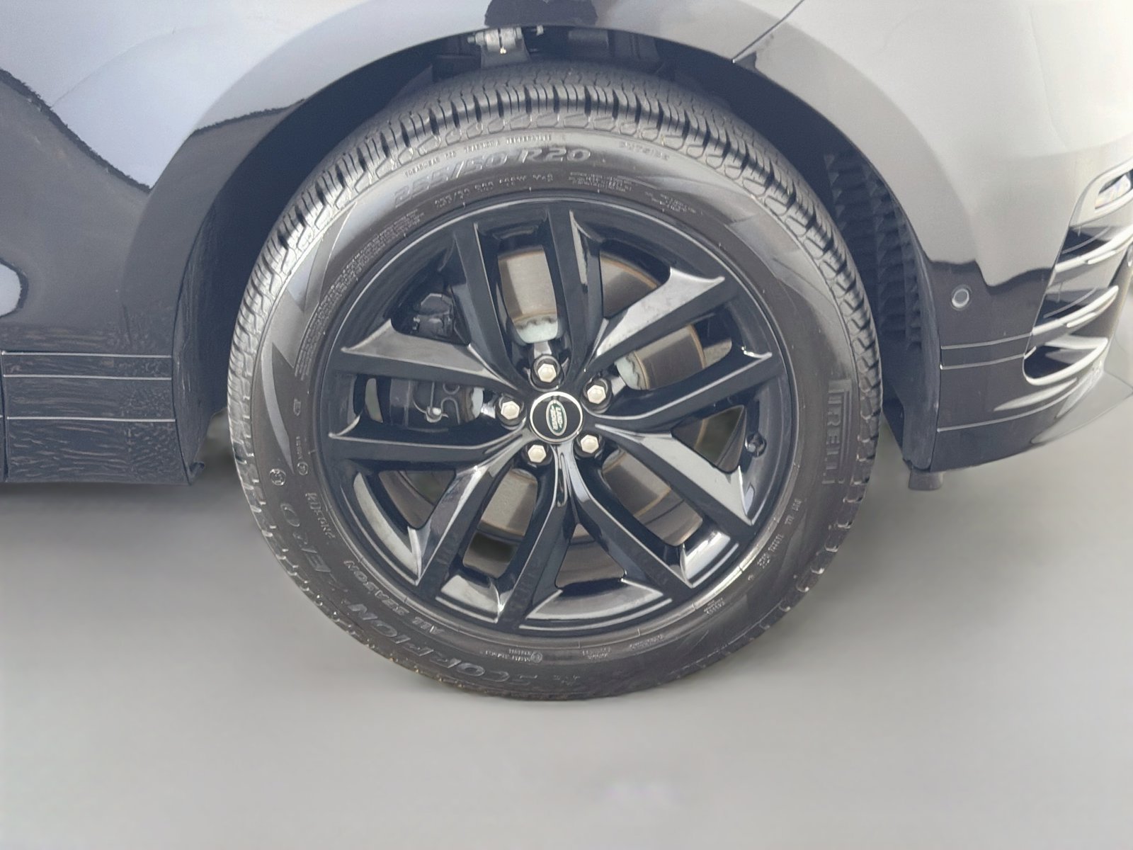 Certified 2026 Land Rover Range Rover Velar Dynamic SE AWD/4WD image 36