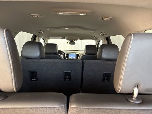 Used 2023 GMC Acadia SLT image 41