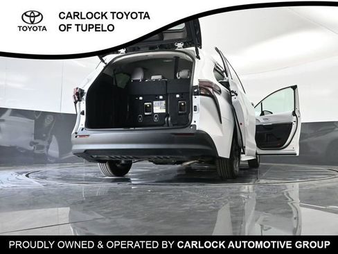 Used 2026 Toyota Sienna LE FWD image 59