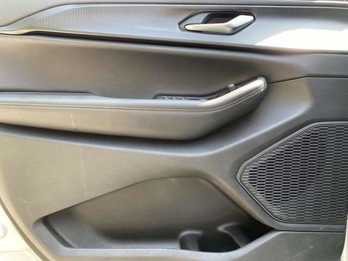 Used 2023 Jeep Grand Cherokee Laredo AWD/4WD image 11