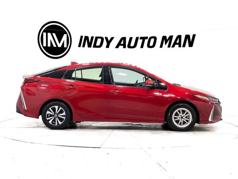 Used 2017 Toyota Prius Prime Plus image 3