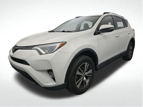 Used 2018 Toyota RAV4 XLE image 5