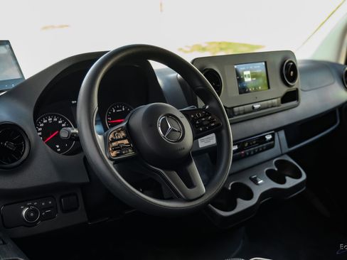 Used 2021 Mercedes-Benz Sprinter 3500 w/ Comfort Plus Package image 36