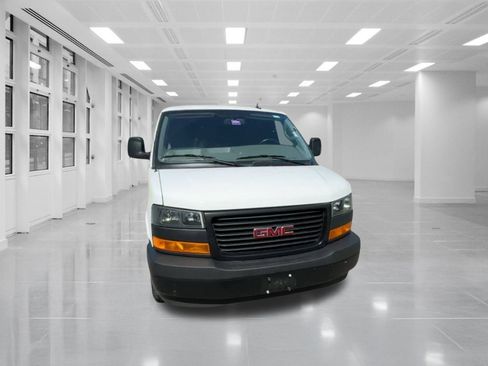 Used 2023 GMC Savana 2500 w/ Driver Convenience Package image 2