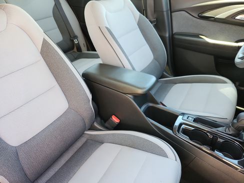 Used 2021 Chevrolet TrailBlazer LS AWD/4WD image 16