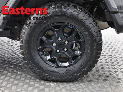 Used 2022 Jeep Wrangler Unlimited Rubicon 4xe w/ Cold Weather Group AWD/4WD image 35