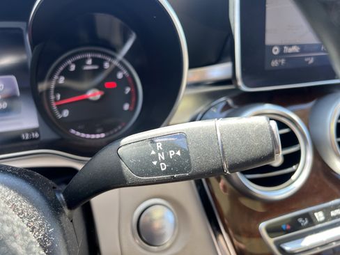 Used 2017 Mercedes-Benz GLC 300 image 25