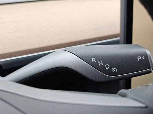 Used 2025 Tesla Model Y Long Range AWD/4WD image 11