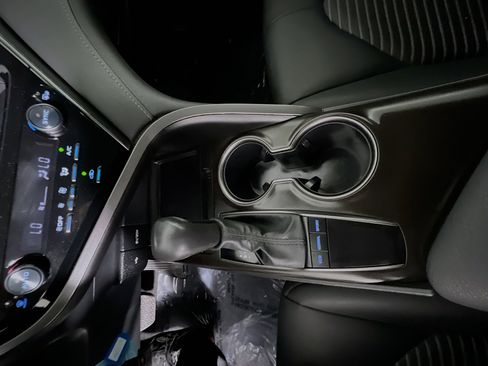 Used 2024 Toyota Camry SE image 24