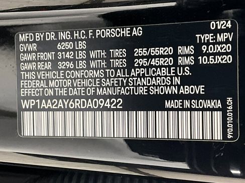 Used 2024 Porsche Cayenne image 30