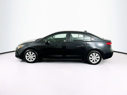Used 2021 Toyota Corolla LE image 4