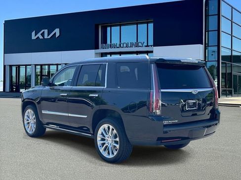 Used 2020 Cadillac Escalade Premium Luxury AWD/4WD image 4