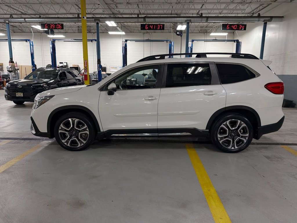 Used 2023 Subaru Ascent Limited AWD/4WD image 5