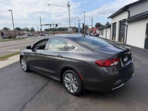 Used 2017 Chrysler 200 Limited Platinum w/ Comfort & Convenience Group FWD image 3