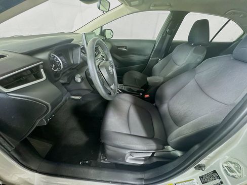 Used 2020 Toyota Corolla LE FWD image 23