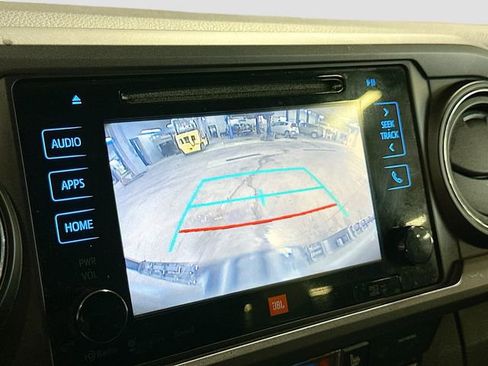 Used 2019 Toyota Tacoma TRD Off-Road image 13